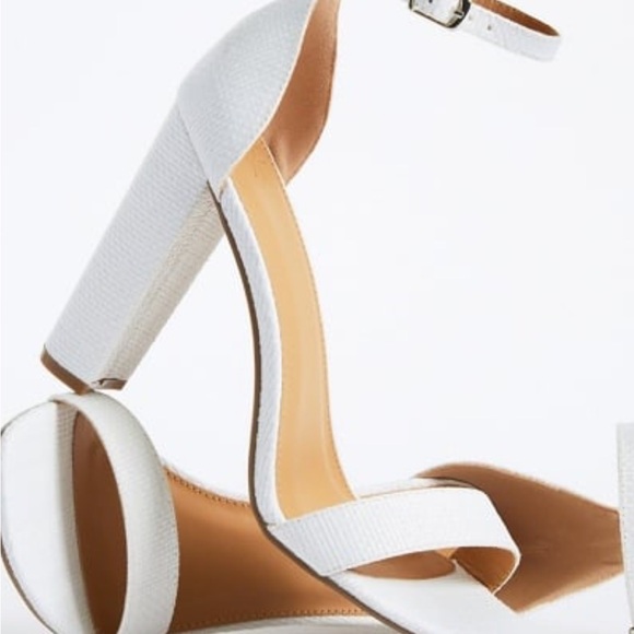 JustFab block-heeled sandal w/ adjustable buckle. 4” heel - Picture 3 of 6